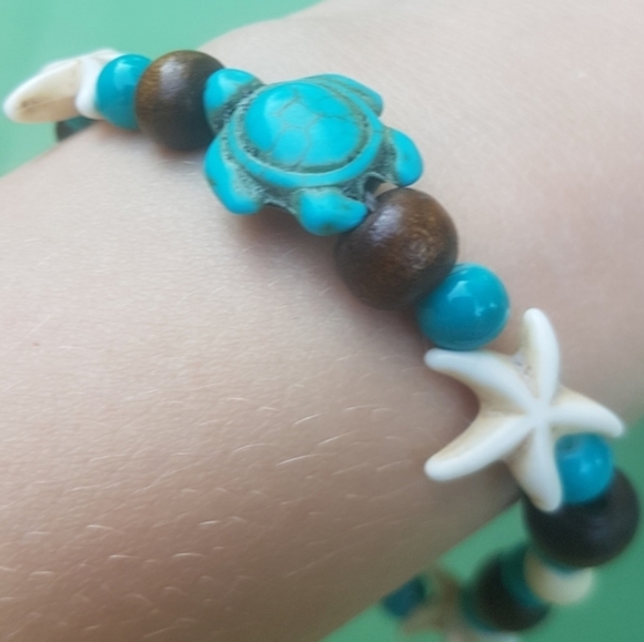 🌴 Luminous Hawaiian Treasures Bracelet Set - Picture 10 of 15